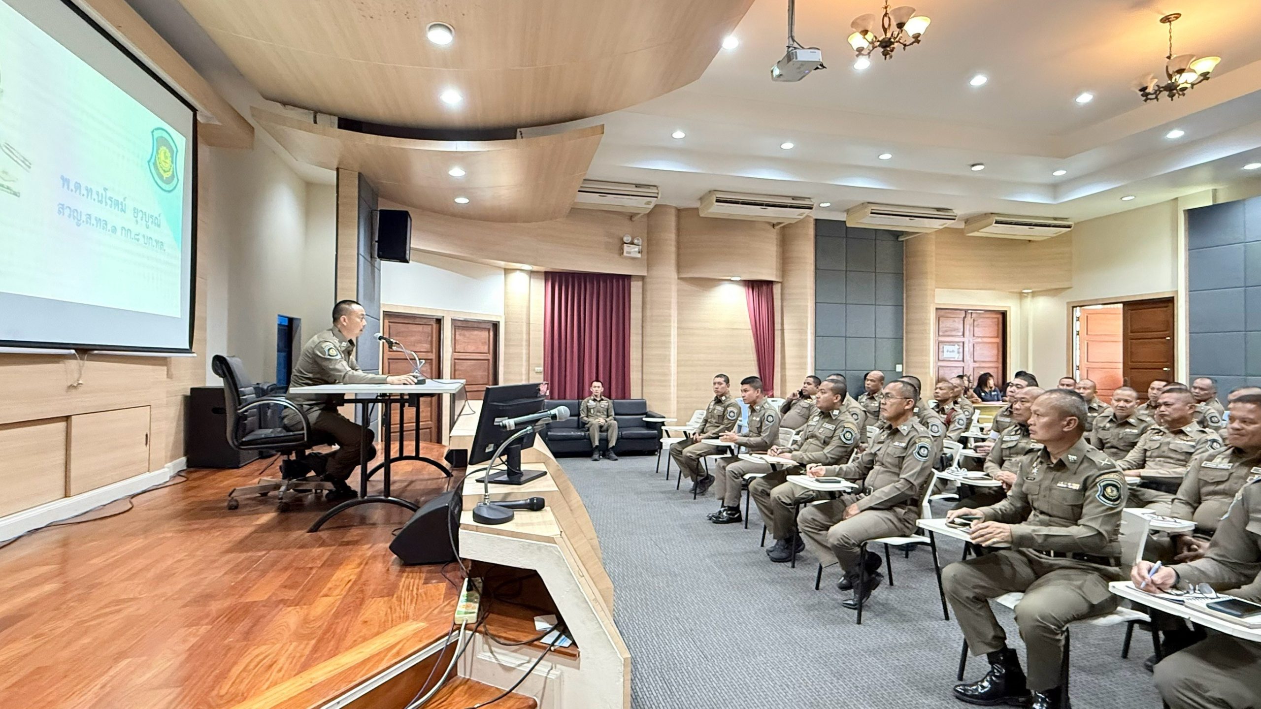 LINE_ALBUM_ประชุมบริหาร 12032568_250318_15